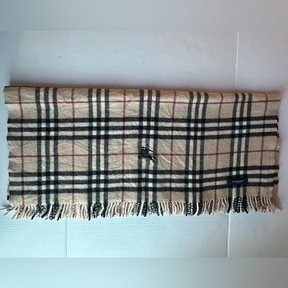 Authentic Burberry Classic Nova Check Scarf, lap blanket, shawl 100% pure wool - Picture 10 of 15